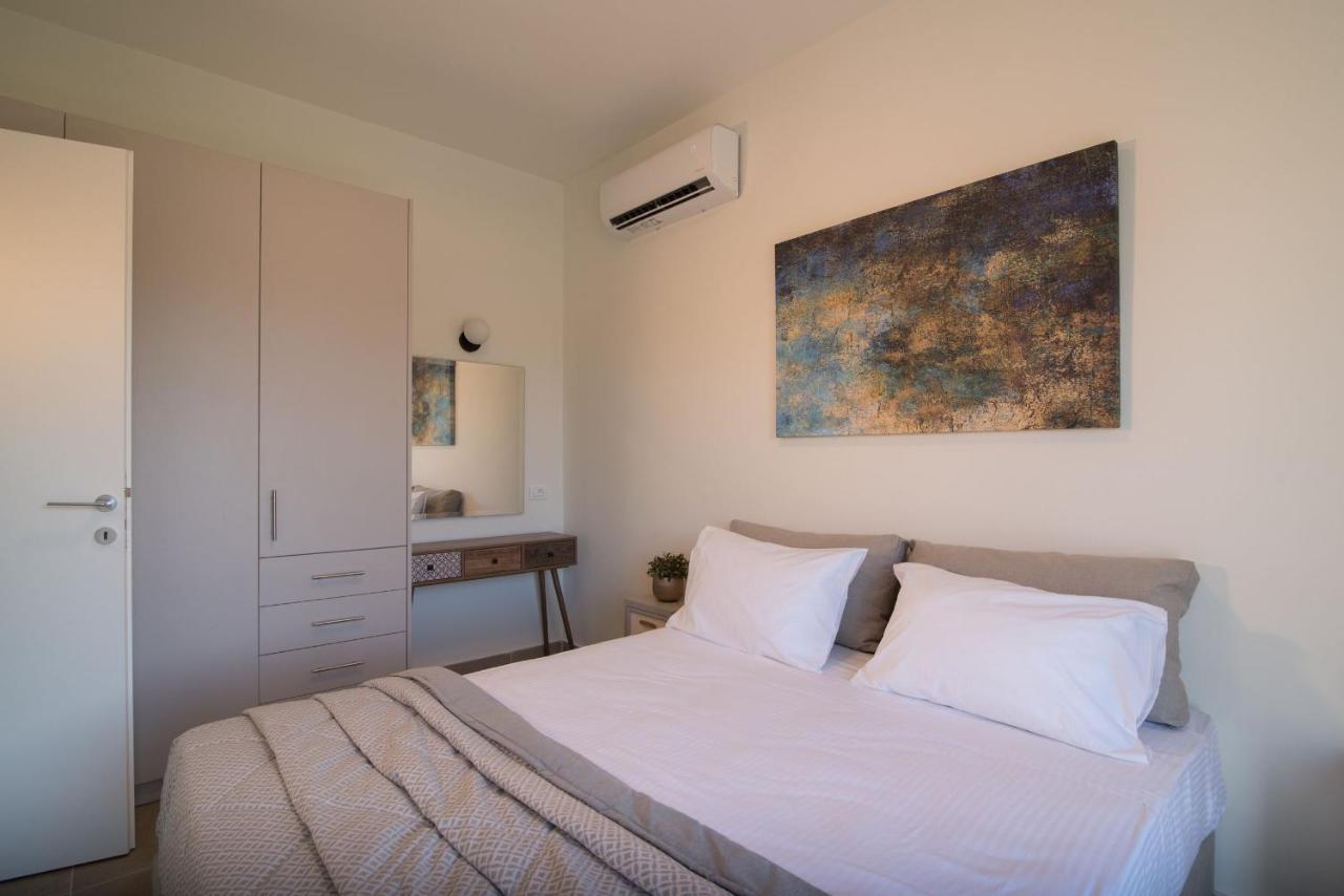Lodge Modern Apartments, In Kalamaki Centre エクステリア 写真