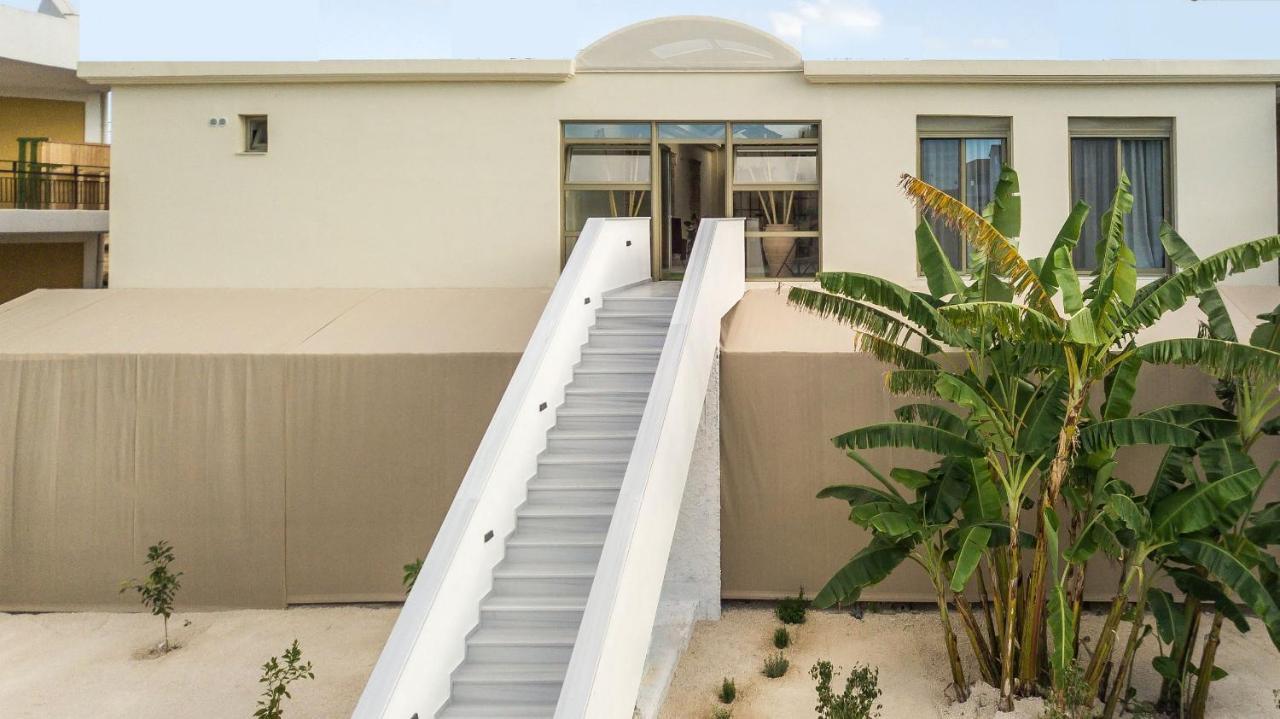 Lodge Modern Apartments, In Kalamaki Centre エクステリア 写真