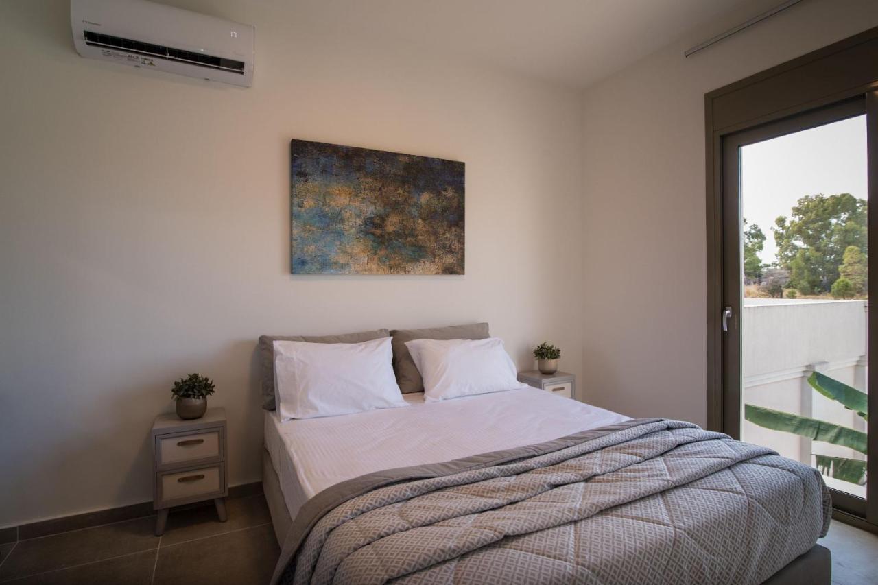 Lodge Modern Apartments, In Kalamaki Centre エクステリア 写真