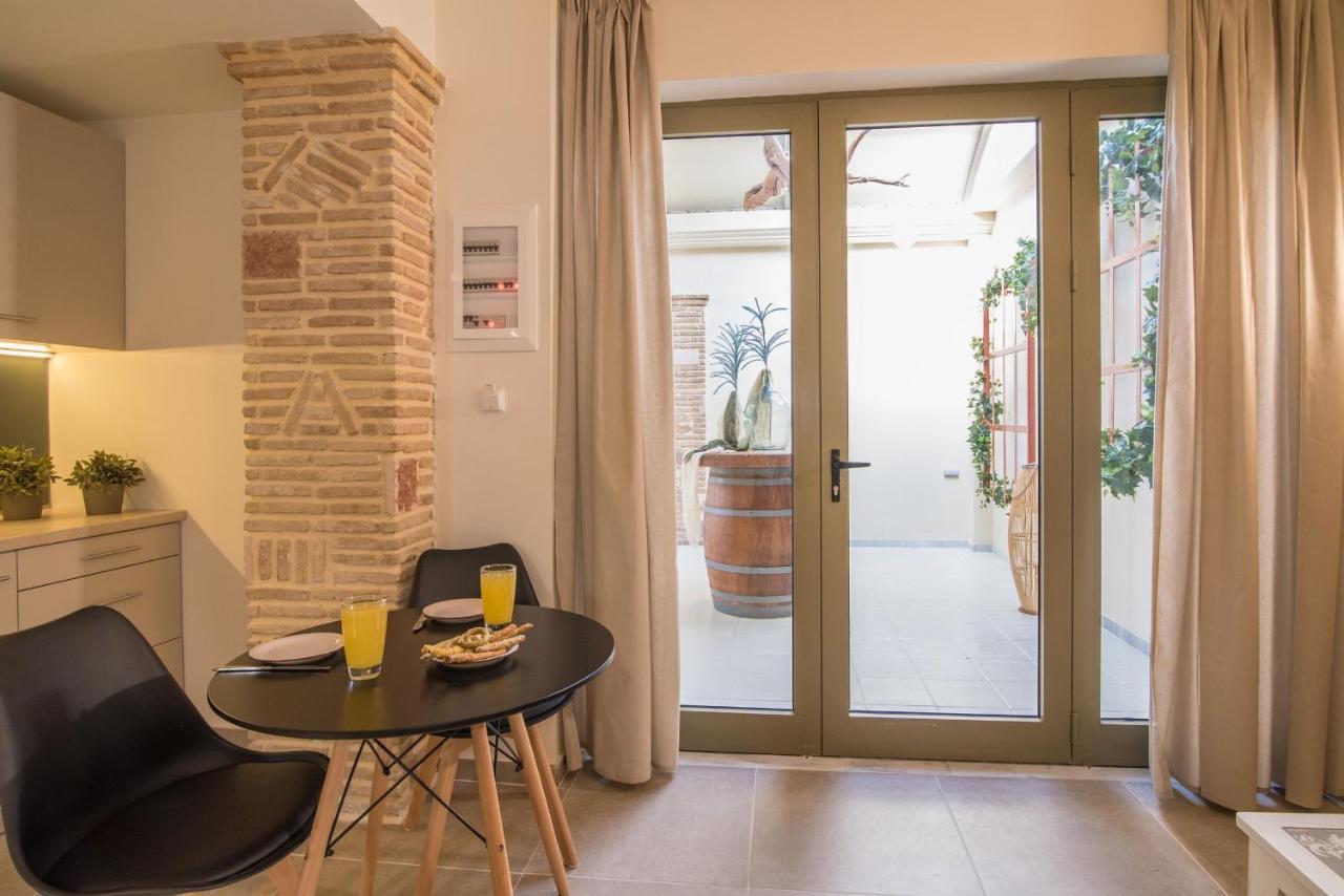 Lodge Modern Apartments, In Kalamaki Centre 部屋 写真