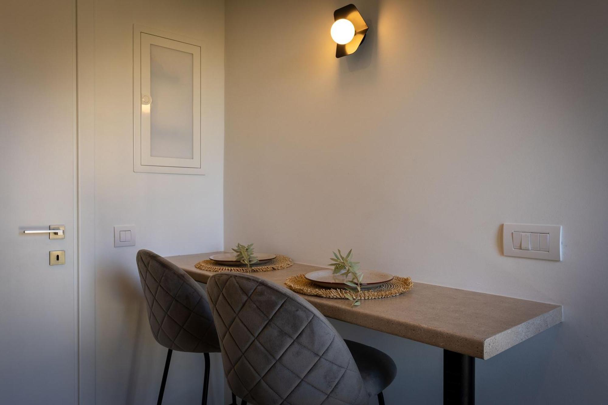 Lodge Modern Apartments, In Kalamaki Centre エクステリア 写真