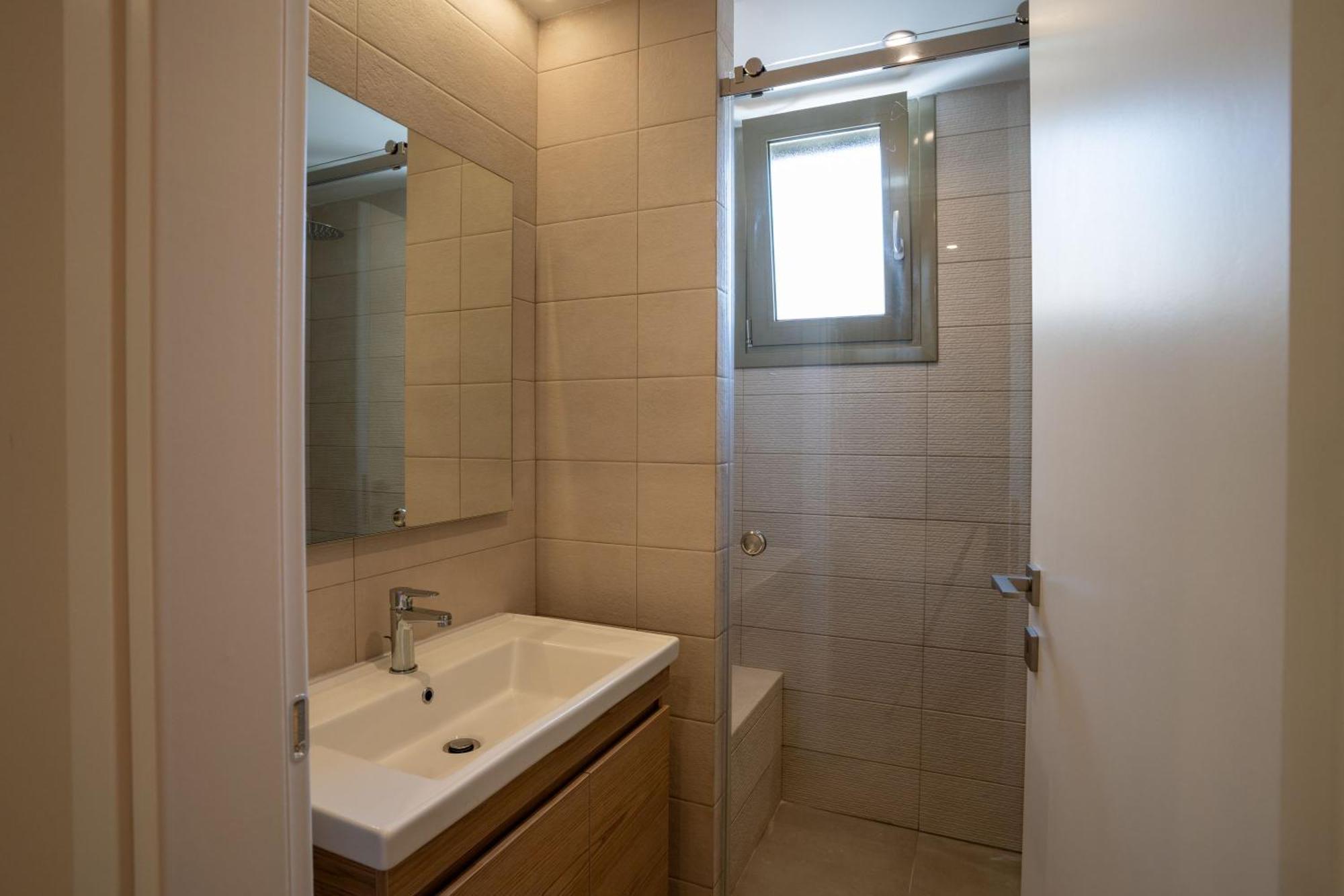 Lodge Modern Apartments, In Kalamaki Centre エクステリア 写真
