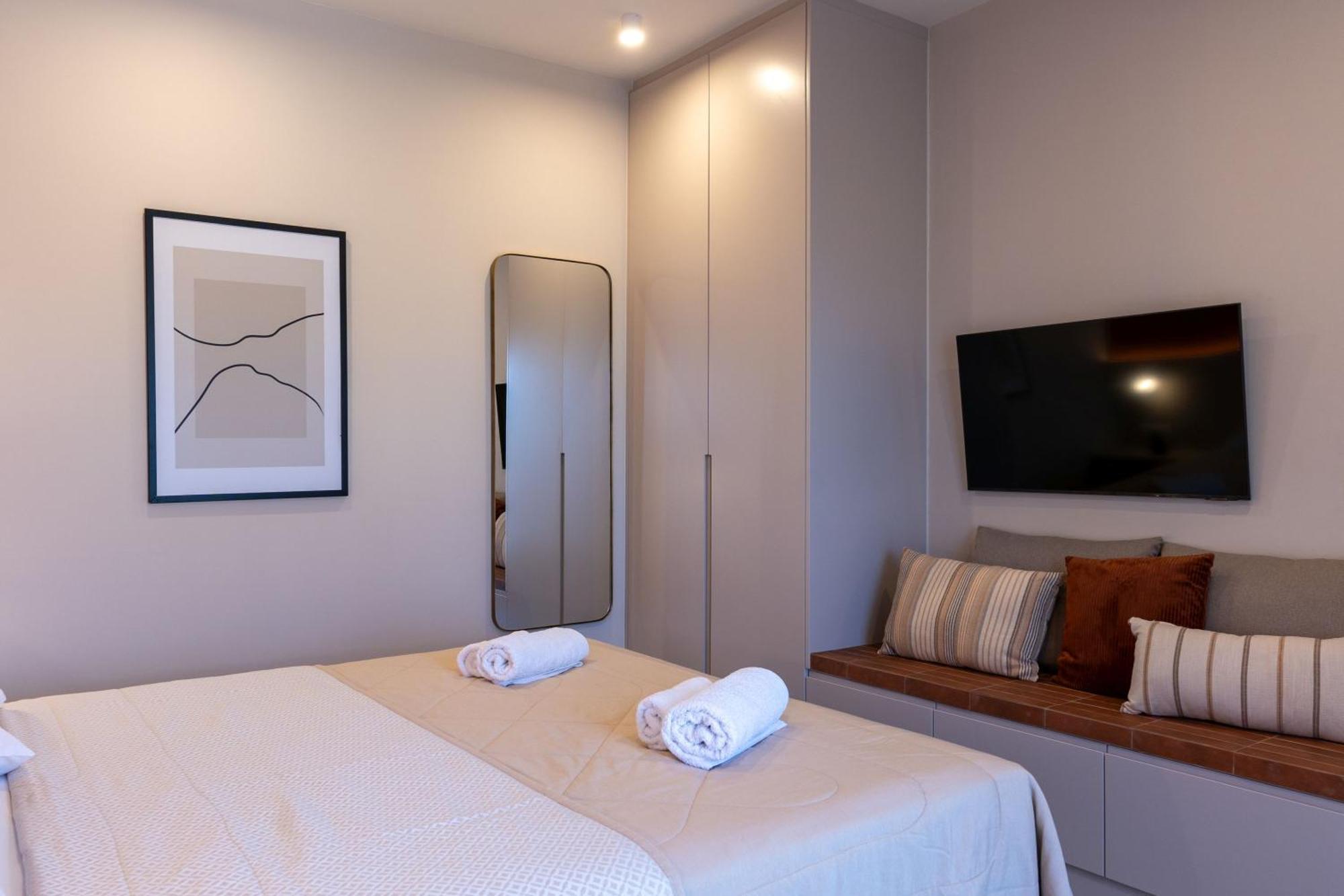 Lodge Modern Apartments, In Kalamaki Centre エクステリア 写真