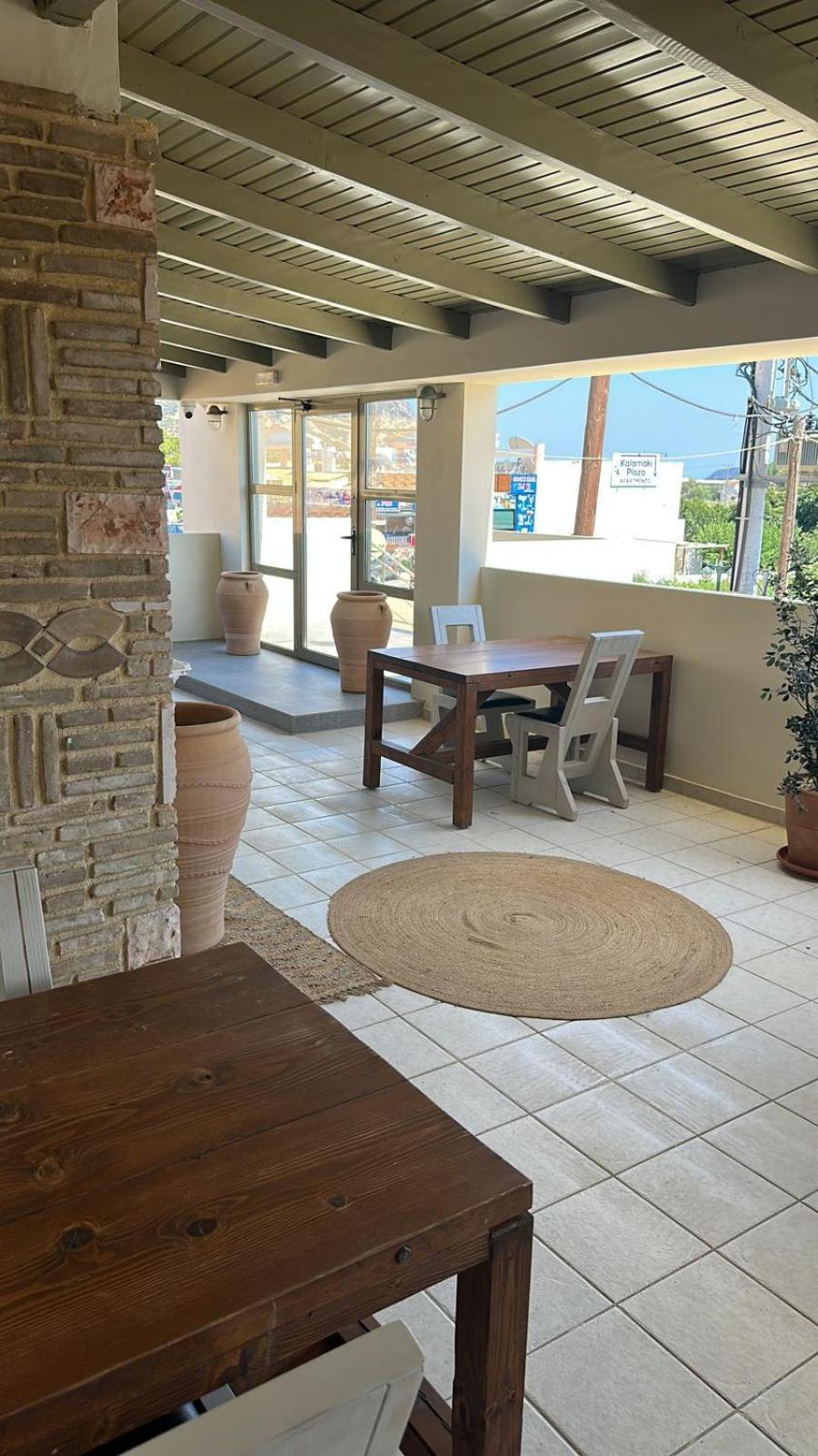 Lodge Modern Apartments, In Kalamaki Centre エクステリア 写真